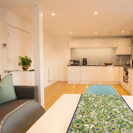 London Deluxe Apartments มิทแชม ภายนอก รูปภาพ
