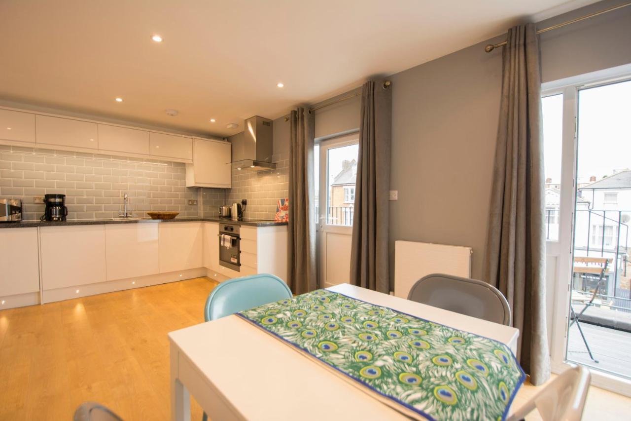 London Deluxe Apartments มิทแชม ภายนอก รูปภาพ