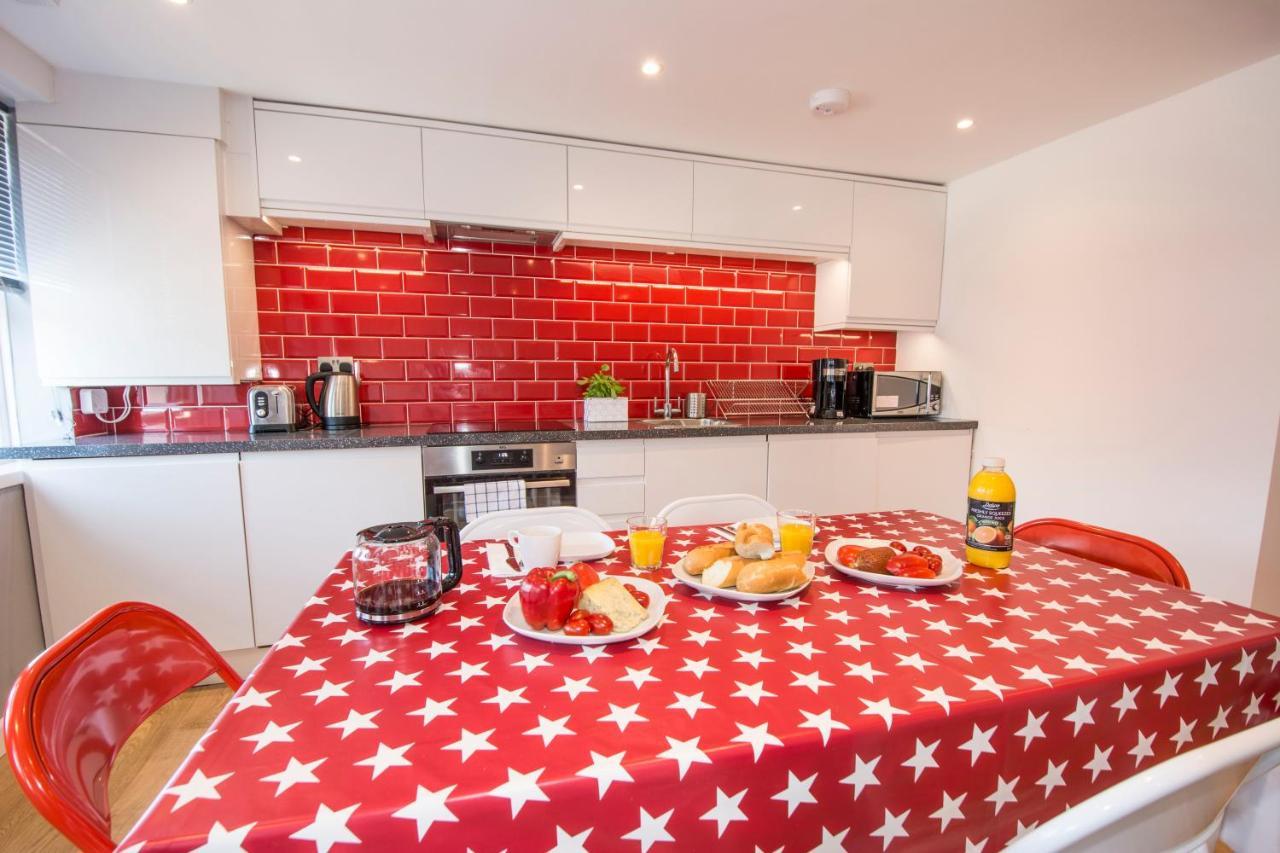 London Deluxe Apartments มิทแชม ภายนอก รูปภาพ