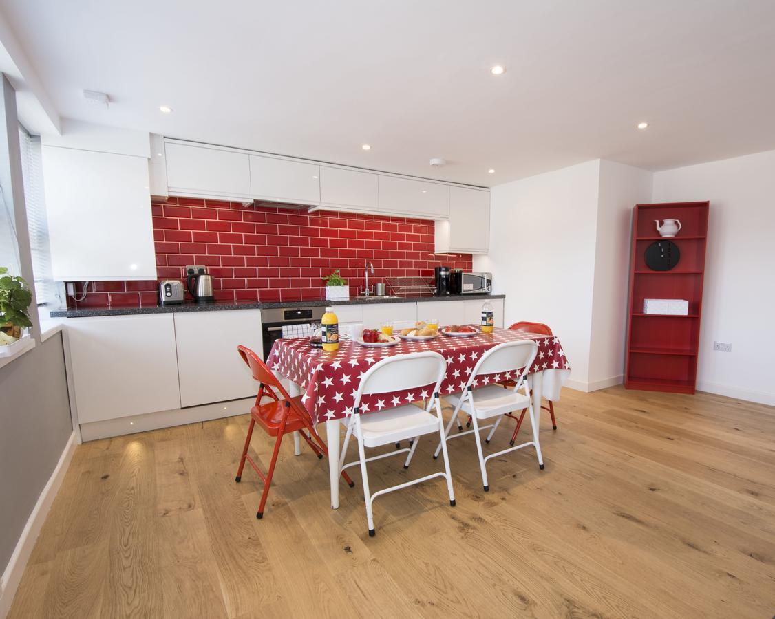 London Deluxe Apartments มิทแชม ภายนอก รูปภาพ