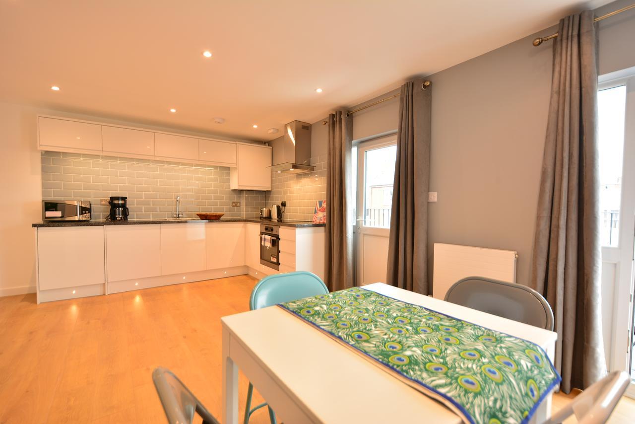 London Deluxe Apartments มิทแชม ภายนอก รูปภาพ