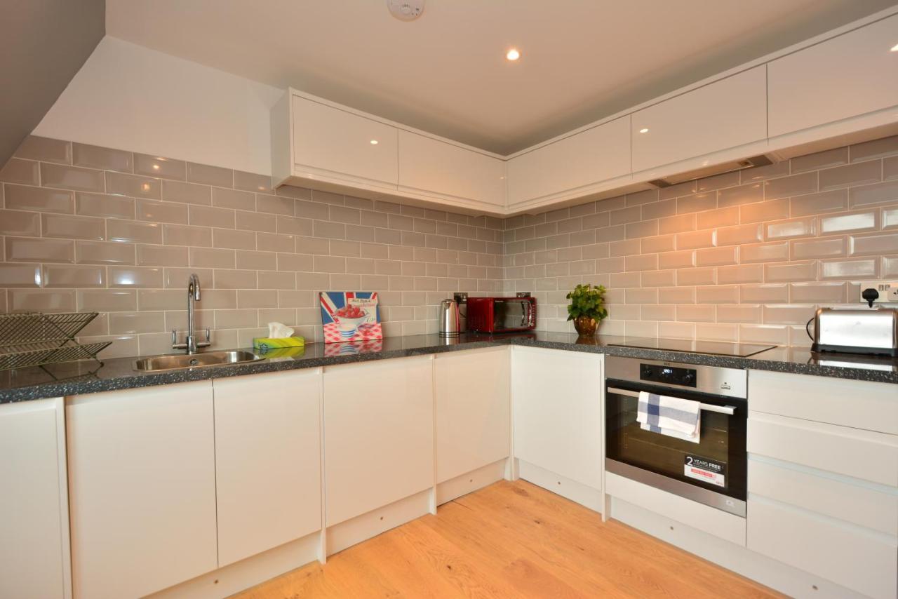 London Deluxe Apartments มิทแชม ภายนอก รูปภาพ