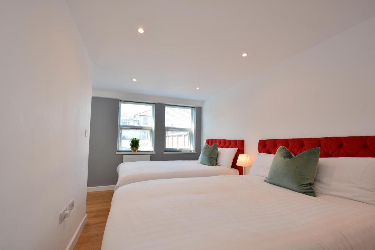 London Deluxe Apartments มิทแชม ภายนอก รูปภาพ