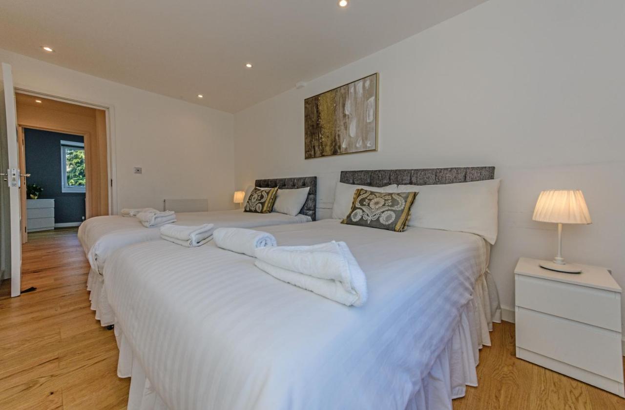 London Deluxe Apartments มิทแชม ภายนอก รูปภาพ