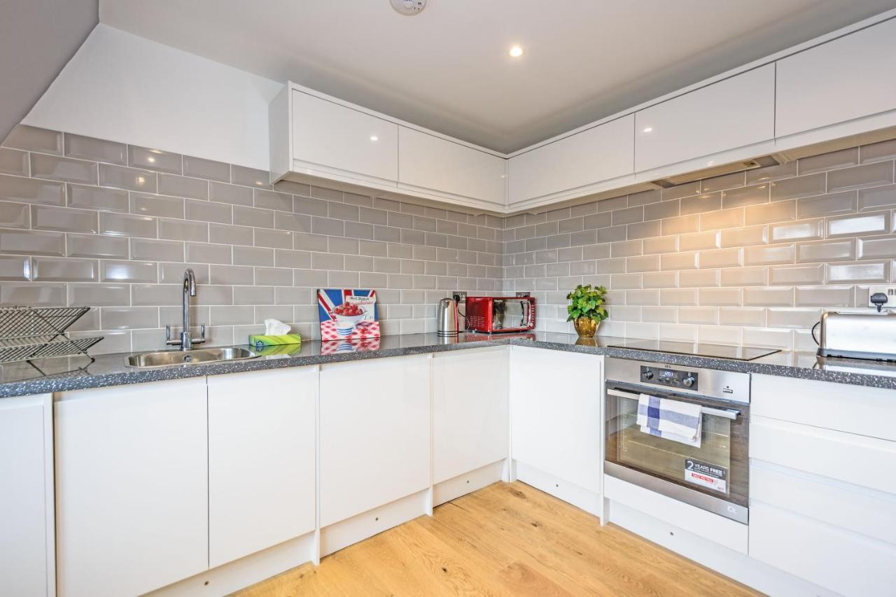 London Deluxe Apartments มิทแชม ภายนอก รูปภาพ
