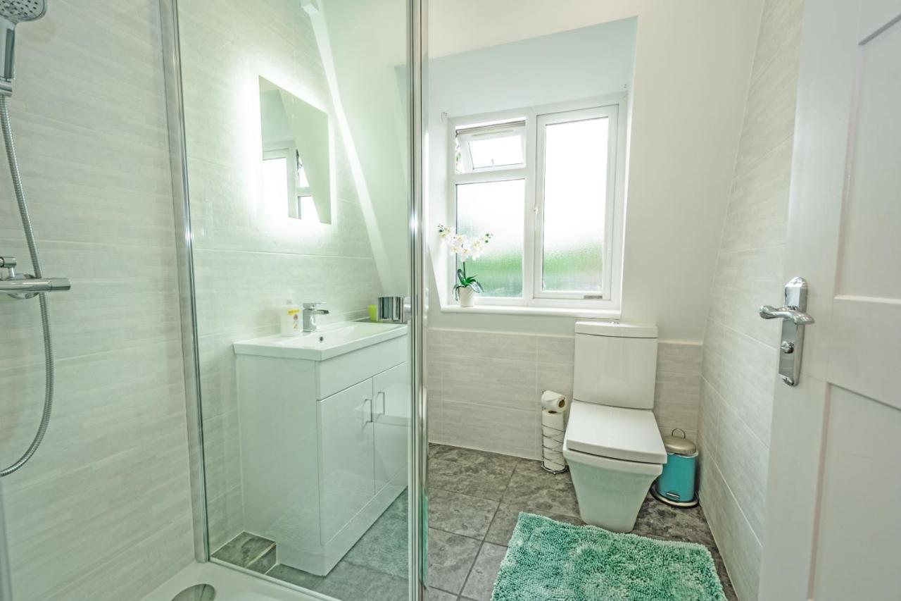 London Deluxe Apartments มิทแชม ภายนอก รูปภาพ