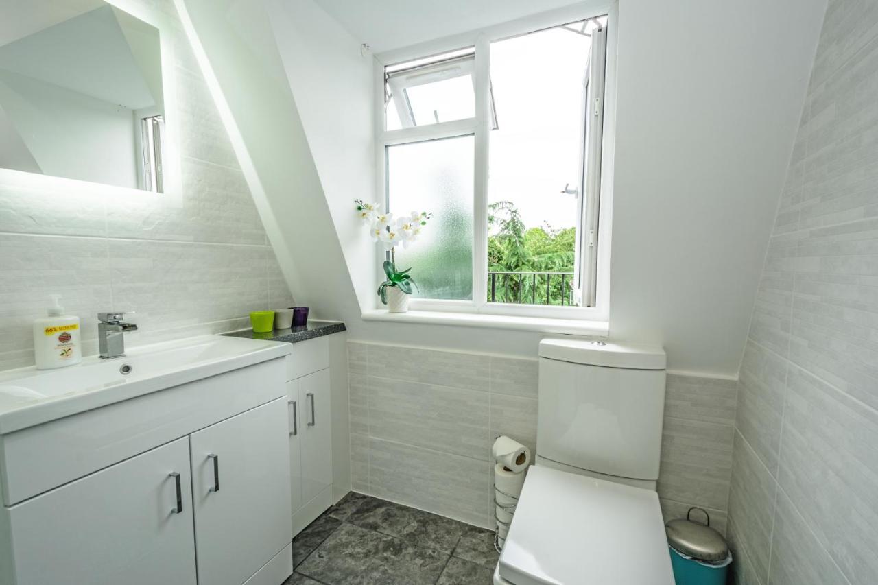 London Deluxe Apartments มิทแชม ภายนอก รูปภาพ